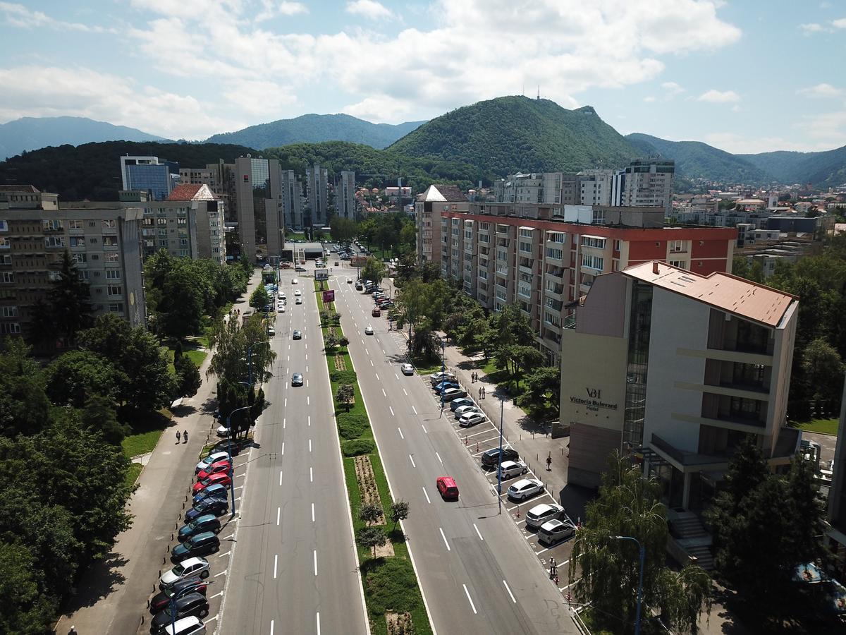 Victoria Bulevard Hotel Brasov Ngoại thất bức ảnh